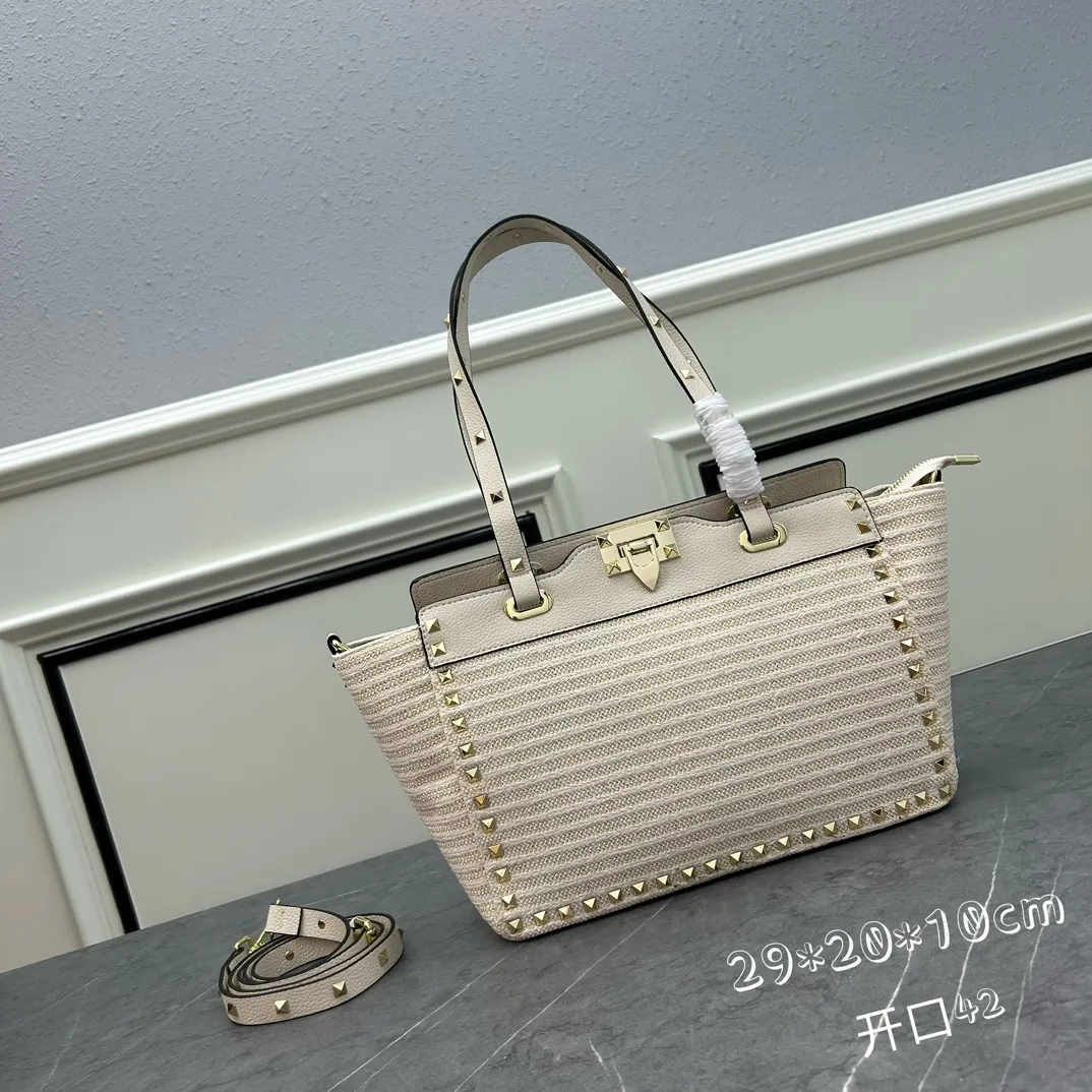 2023 Luxury design ladies spring/summer classic shopping bag Natural Raffia woven girls shoulder bag