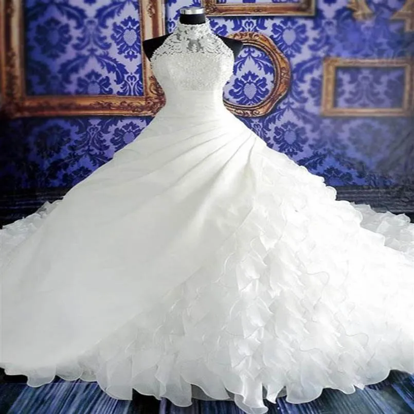 Halter col haut robe de mariée robe de mariée avec des appliques perles Watteau train volants à plusieurs niveaux organza dentelle applique perlée mariée Go227Q