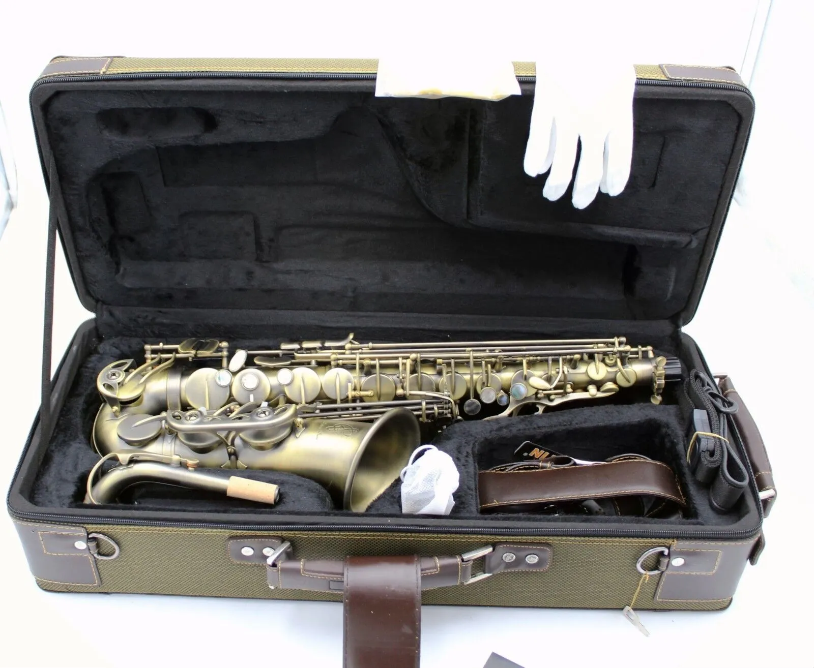 High grade China made Eastern music antique color alto saxophone w/case on sale 00