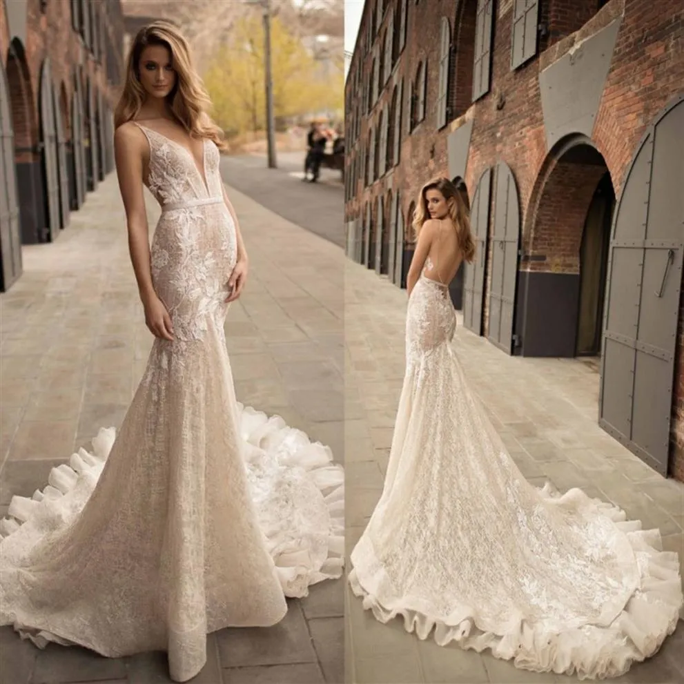 Berta Plunging Neckline Mermaid Wedding Dress Delicate Sash Appliques Bridal Gowns Sweep Train Backless Robe de mariee185m