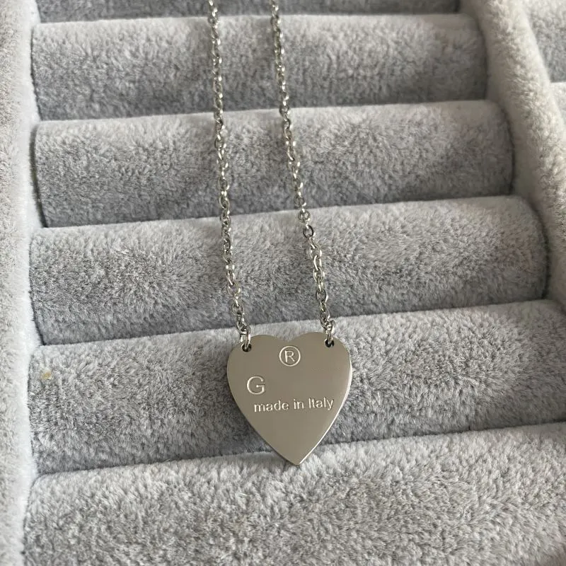 Silver Color Women Designer Necklace G Letter Love Heart Pendant Titanium Steel Luxury Love Necklace Fashion Jewelry Wholesale