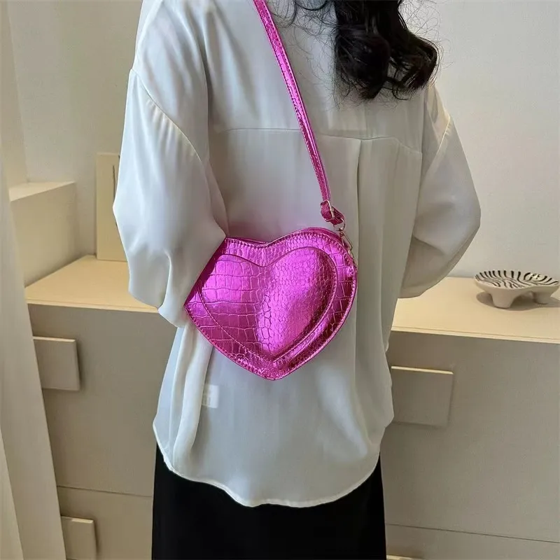 Sac de créateur Sac de coeur en forme d'amour Sac de mode Sac de boutique Boucle en métal Restauration parfaite Sacs Messenger Sacs à main de luxe pour femmes Sacs à bandoulière pour dames de mode