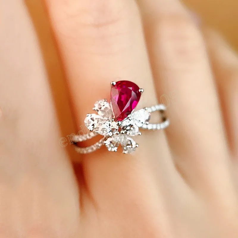 925 Sterling Silver New Fashion Simulation Pigeon Blood Red Gem Ring Banquet Wedding Cocktail Ball Accessories Gift