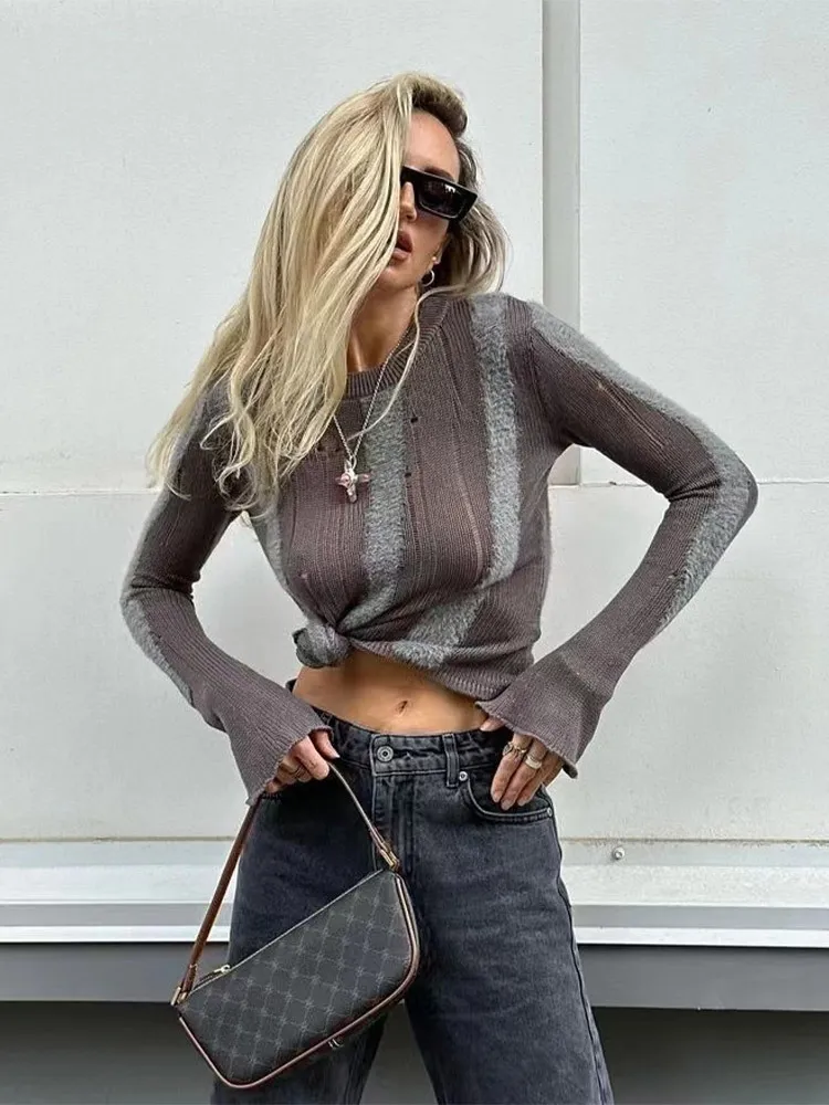 Damenpullover, modisch, gestrickt, gestreifter O-Ausschnitt-Pullover für Frauen, sexy lange Aufflackernärmel, schmale Passform, Innenpullover, Herbstmode, Streetwear 230915