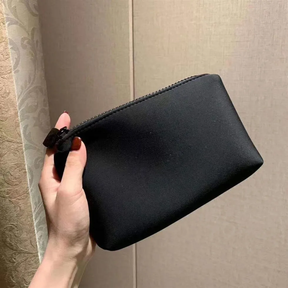 Ultimo regalo VIP Buona sensazione alla mano con logo Borsa per trucco Rossetto Pochette da viaggio Borse da toilette Moda con scatola2310