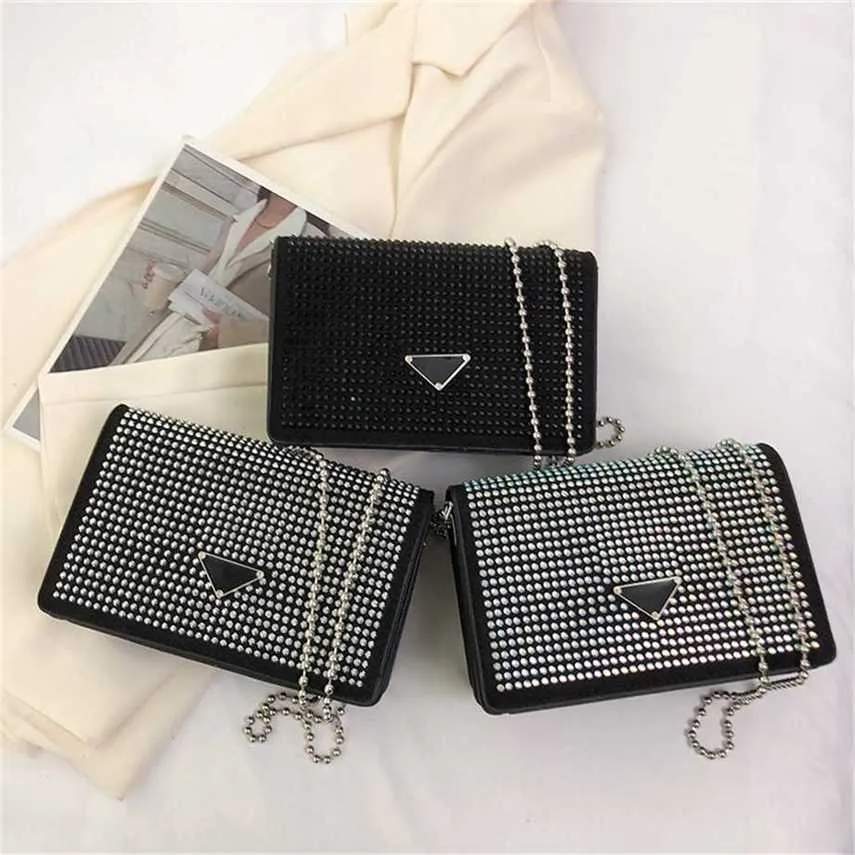 Barato 80% de desconto na água feminina pequena quadrada 2023 nova corrente ombro batom fone de ouvido mini bolsa crossbody código 899