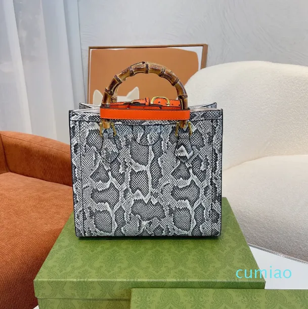 Offerte Speciali Borsa Di Design In Bamb Borse Con Lettera G