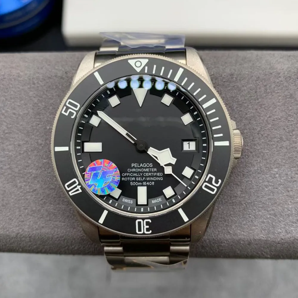 Tudors Pelagos M25600TN ZF Factory 1: 1 Superclone AAAAA 5A Kvalitet 42mm Mens klockor Självjusterande lås Titan Automatisk mekanisk rörelse Sapphire A1