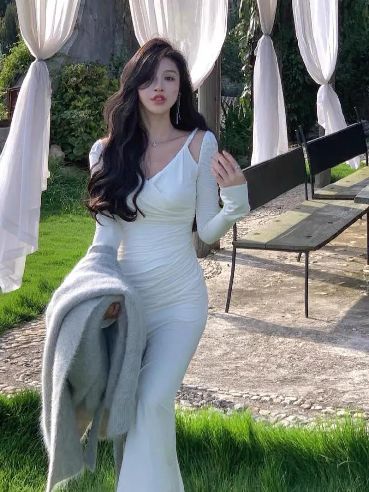 White Bodycon V Neck Mermaid Dress for Women - Elegant and Sexy Casual Clubwear for Autumn Fashion and Evening Parties with Pleated Split and Long