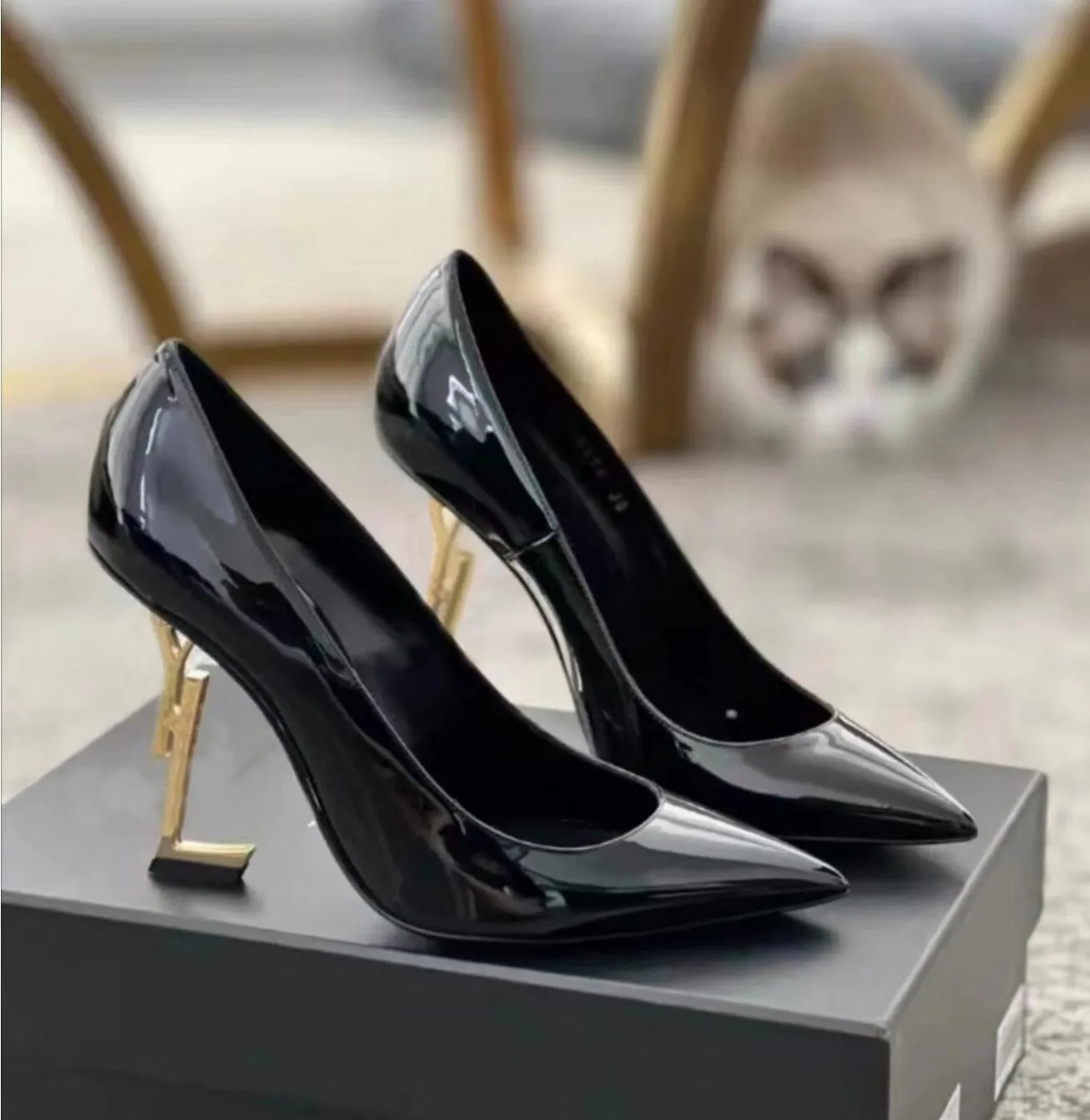 2023 Sandaler High Heels Luxurys Designers Shoe Paris Dress Classics Women 10cm 7cm klackar Black Golden Gold Wedding Botts Storlek 35-43