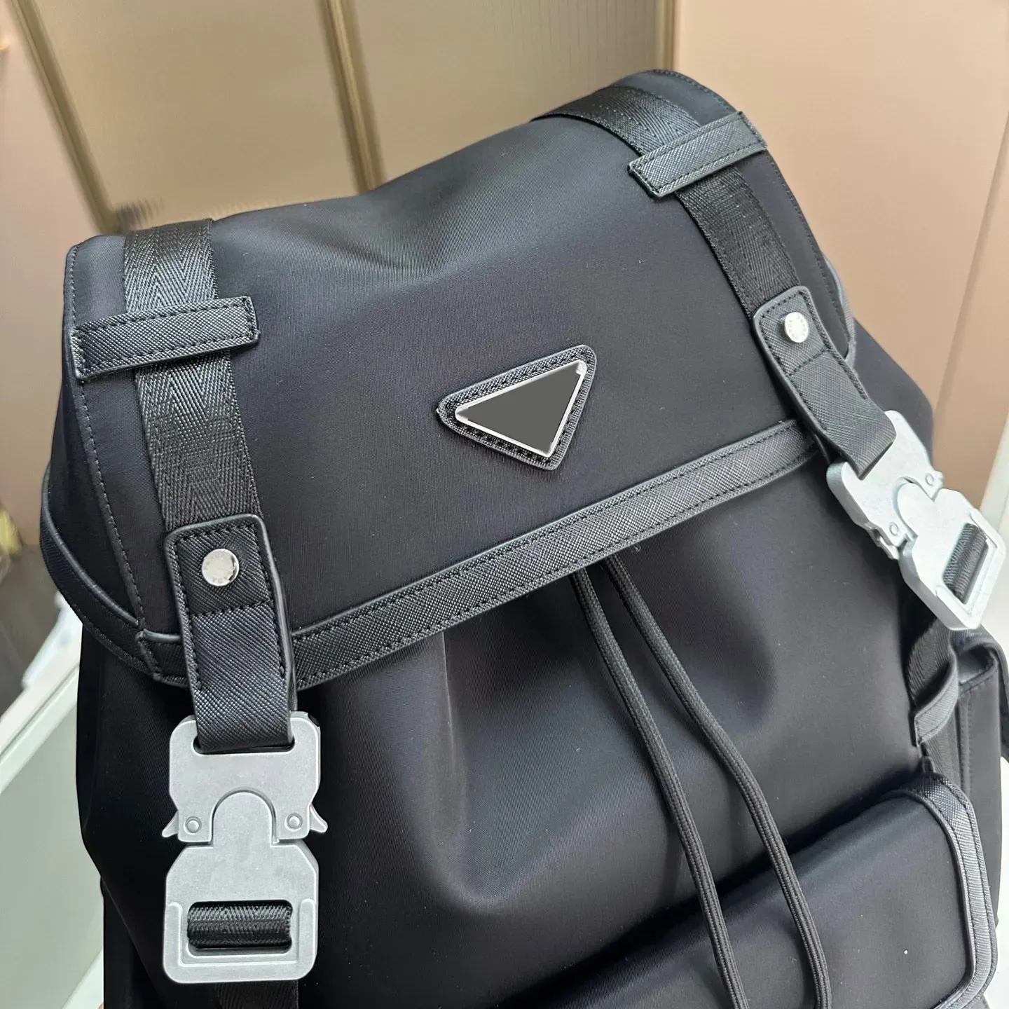 Famous designer men backpack, nylon cowhide outdoor hiking bag, messenger bag, women's travel bag school bag Duffel bags shoulderbag crossbody bags