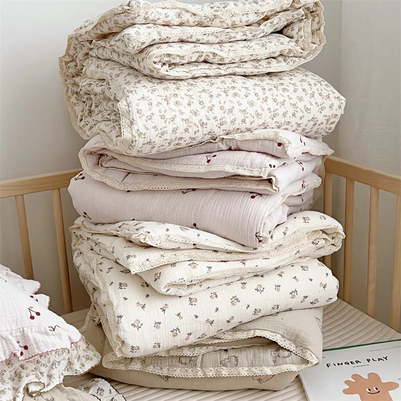 DHgate Vintage Inspired Muslin Quilt Blanket Reversible Twin Size Cotton Swaddling Throw Baby Kids Maternity