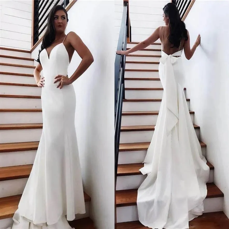 Abiti da sposa bianchi Abiti da sposa senza schienale Sirena Tromba Formale Avorio Personalizzato Taglie forti Cerniera con lacci Nuovo scollo a V Fiocco in chiffon senza maniche