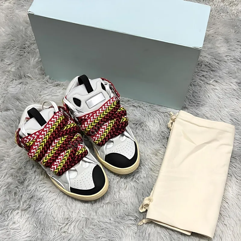 Designer Curb Sneakers Lavins Buty dla mężczyzn kobiety Paris Platform Sneaker Emed Nappa Calfskin Guma Trener niezwykłego damskiego męskie męże