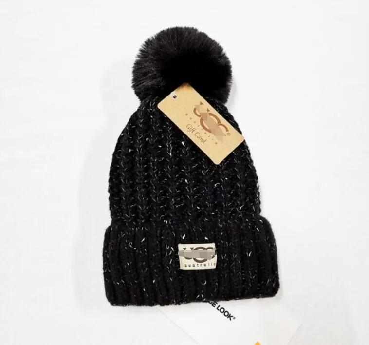 Stickad päls pom hatt modedesigner Skull Cap Letters Beanie Men and Women Unisex Cashmere Qualityaa69