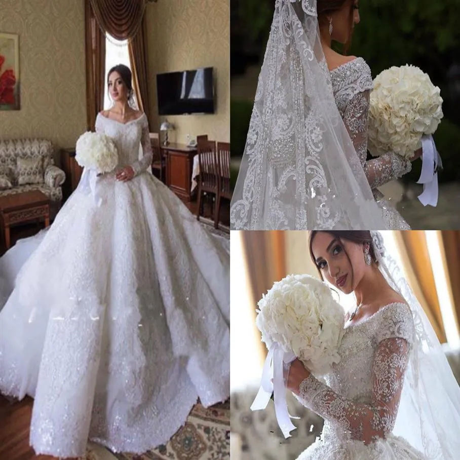 2020 robes de mariée robe de bal Dubaï épaule dentelle tulle appliques manches longues robes de mariée balayage train paillettes vintage Bridal2524