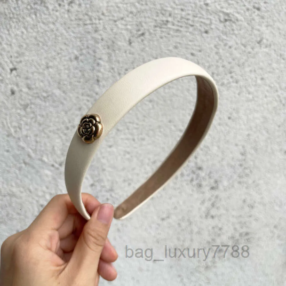 Fashion Camellia Flower Headband, Designer Vintage Style  display picture 1