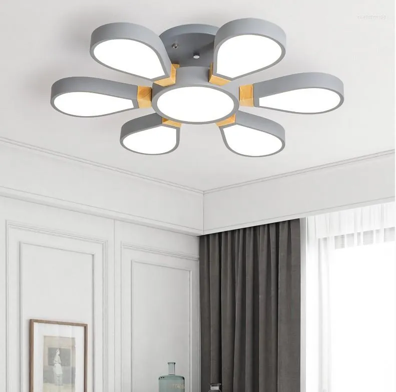 Lampadari Nordic Macaron LED Lampada da soffitto a forma di fiore petalo Soggiorno Camera da letto Sala da pranzo Lampade personalizzate Negozio di abbigliamento Lampadario decorativo