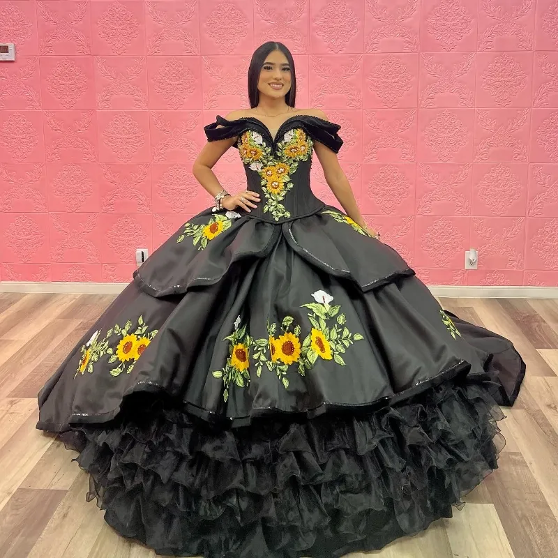 Black Off The Shoulder Quinceanera Dresses Lace Embroidery Sunflower Tiered Tull Ball Gown Sweet 16 Princess Dress Vestido De 15 Anos