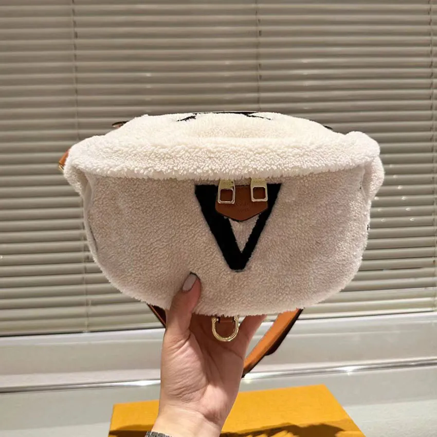 Fashion Teddy Fluffy midjepåse män äkta läder designer väska kvinna fluffy bumbag crossbody vinter kvinnor bälten bum väska purses fanny packs