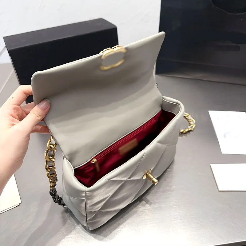 Fashion Designer bag Hand-held crossbody bag Metal leather chain design 25 with folding gift box