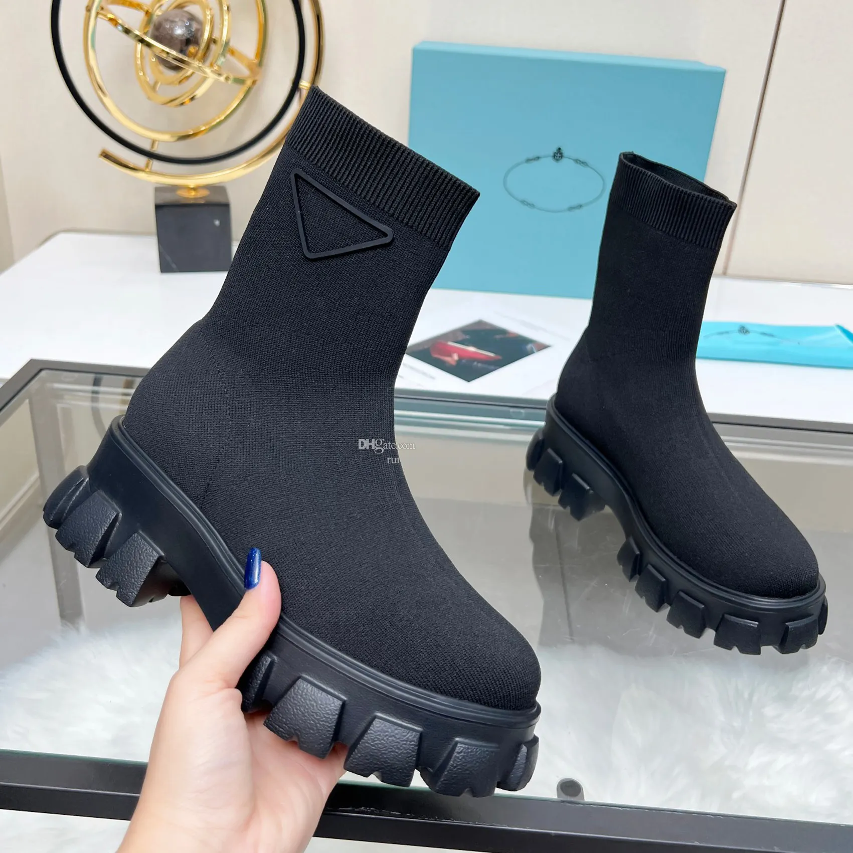 New Designer Knit Socks Shoes Classic trainer Casual Shoes luxury Women Black white Blue runners sneakers fashion socks boots Knit shoes With box size 35-41