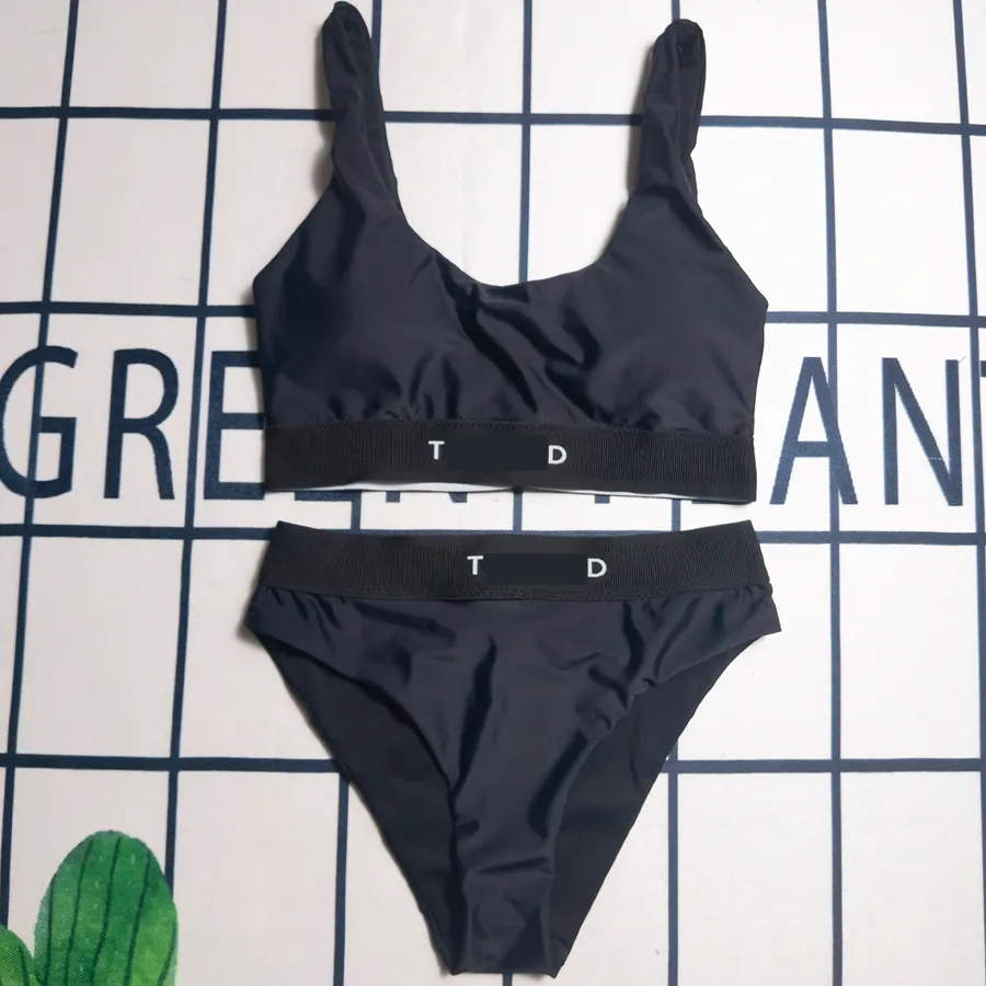 Designer-Bikini, zweiteiliger Damen-Bikini mit Alphabet-Badeanzug, Kristall-Sommer-Fen-Badeanzug, Strand-Luxus-Badeanzug, Dreipunkt-Einteiler