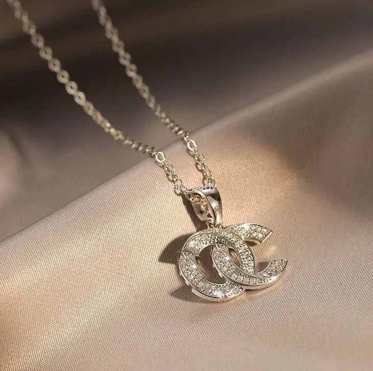 Designer Necklace Pendants Brand Letter Necklaces Designer Jewelry Women Accessories Wedding Gift