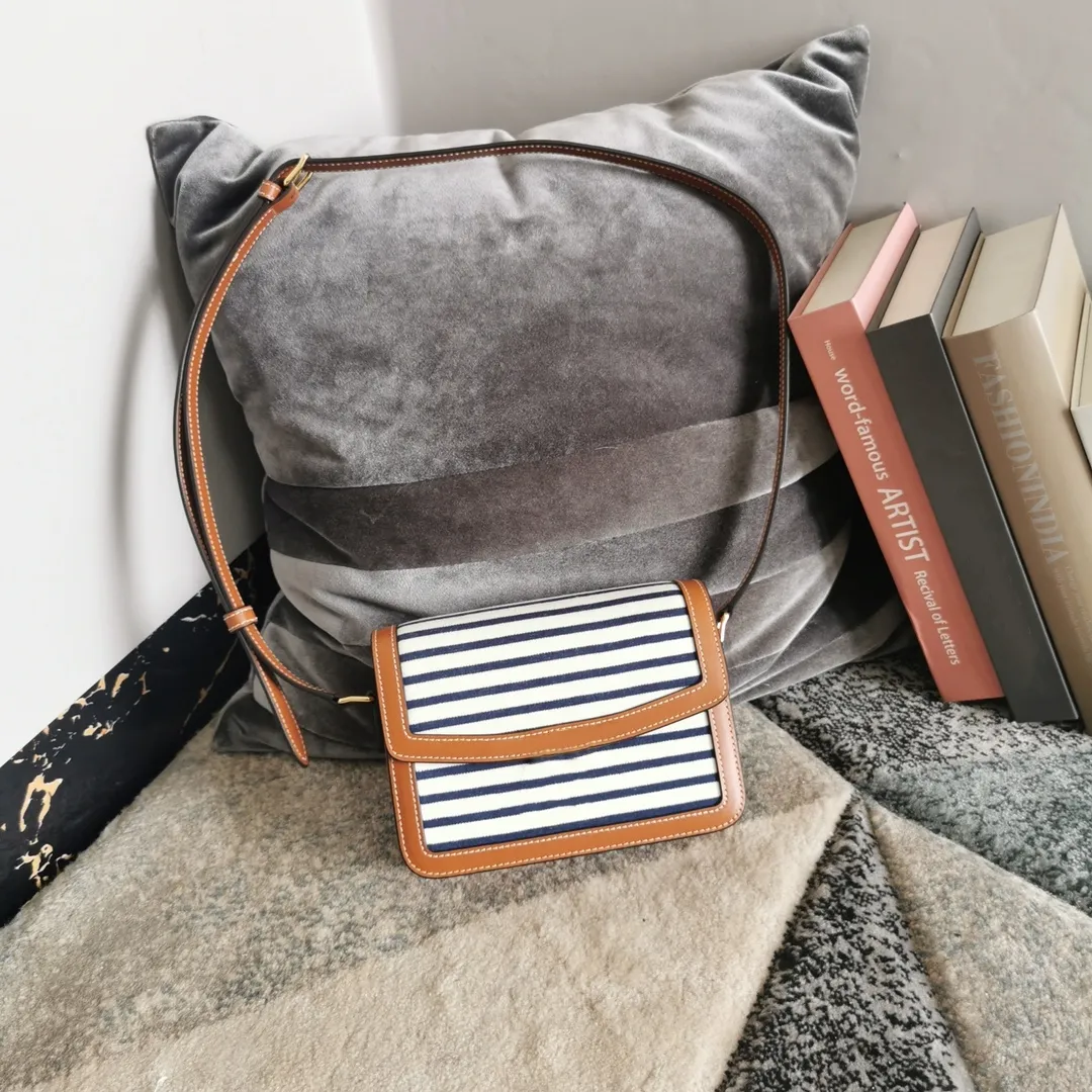 DHgate.com:Classic Crossbody Bag in Textile & Calfskin with