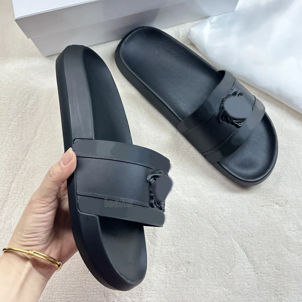 Luxe Designer Slides Size 13 Palazzo Slippers Slide For Women 46 Mens tofflor Mannen Högkvalitativ sommar Utomhus Fashion Bekväma Beach Sandals US 13 US13