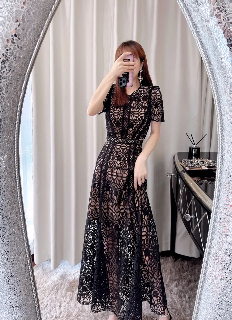 パーティードレス Guipure Lace Midi dress DHgate.com:Self-Portrait Guipure Lace Midi Dress in Black