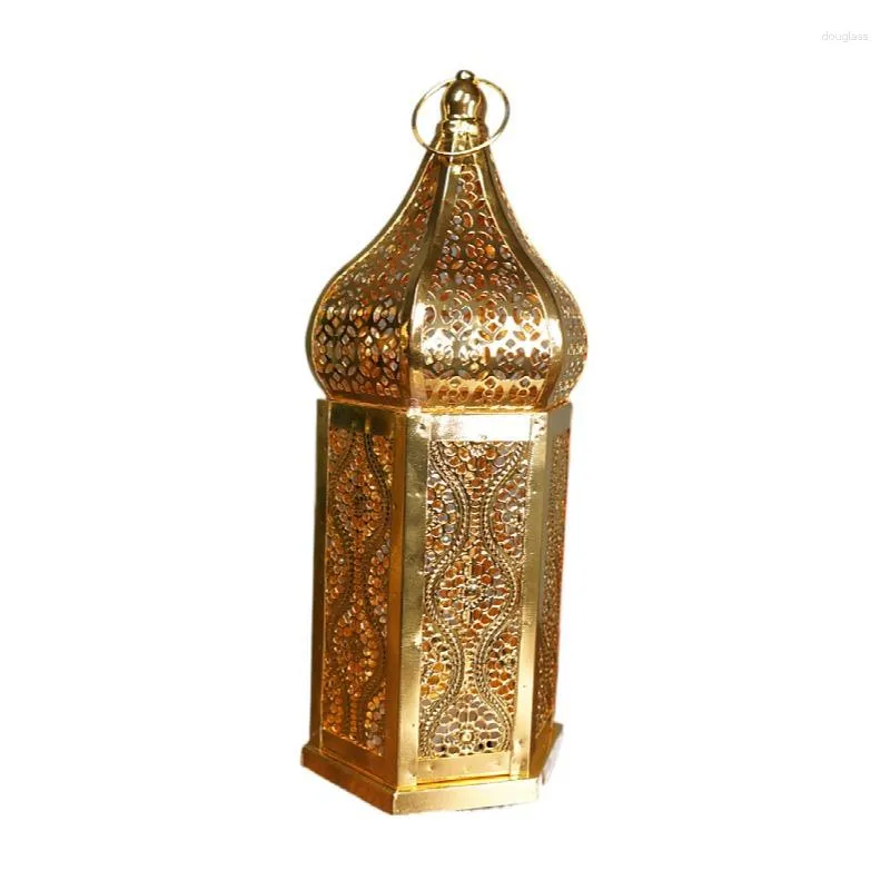 Ljushållare Iron Art Gold Lantern Hollow Marockan Geometric Elegant Candelabros Para Velas Home Decor