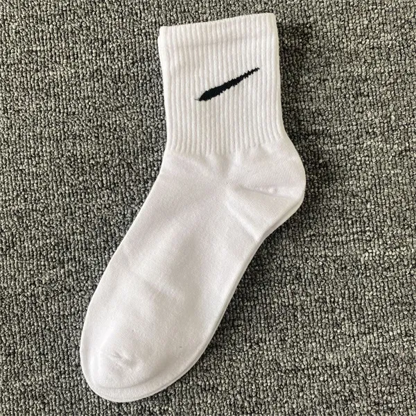 2023 chaussettes de sport chaussettes de luxe de concepteur chaussettes de sport de basket-ball noir blanc coton imprimé chaussette d'été broderie coton qualité chaussette d'entraînement respirante