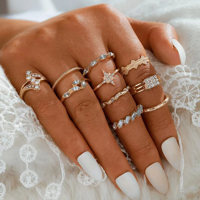 Anillos de racimo 11 unids / set Conjuntos de anillos de color dorado de piedra de cristal brillante para mujeres Estrella Geométrica Joyería de boda al por mayor 15125