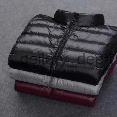 メンズダウンパーカス無料配送パッド入りジャケットの男性冬のジャケット軽量韓国語バージョントレンディメンズショート厚いキープウォームJ230918