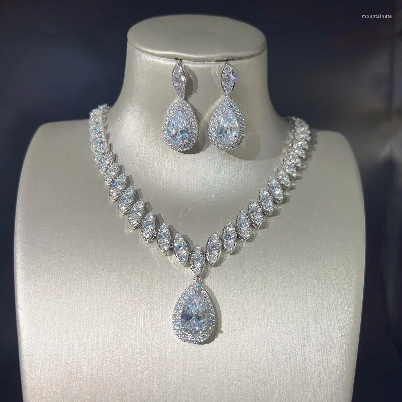 Ketting Oorbellen Set Waterdruppel Zirkoon Earnail Bruid Alle diamanten sieraden Avondjurk Banket