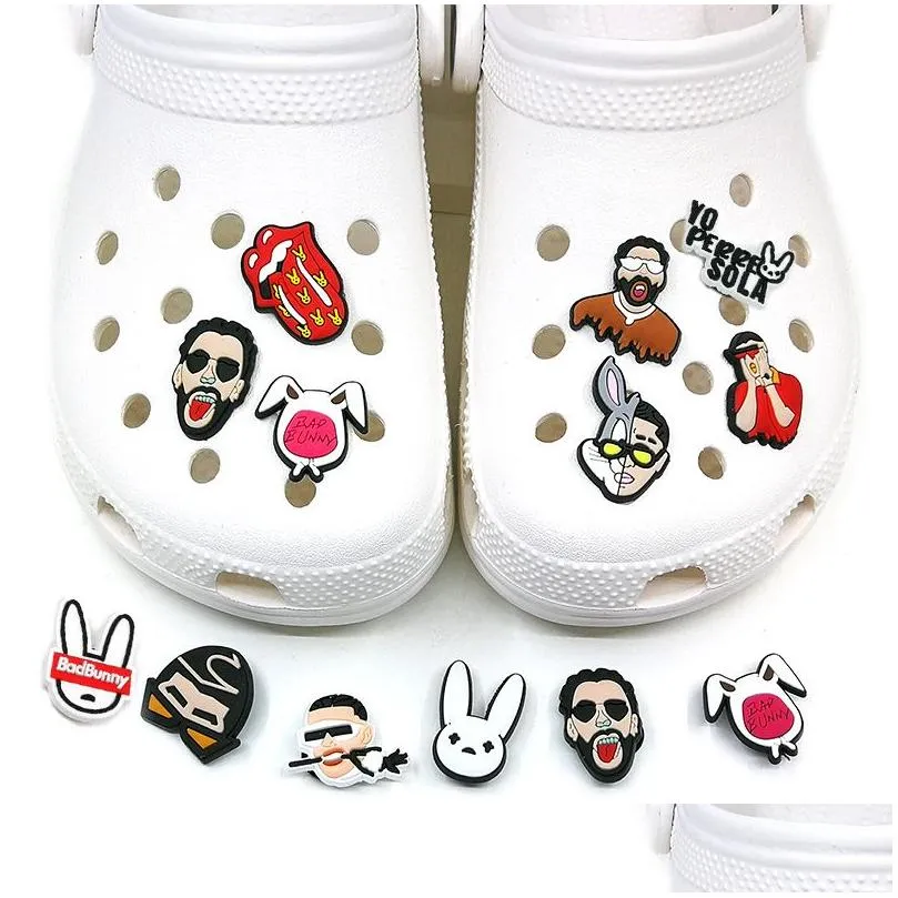 Charms Moq 100Pcs Bad Bunny Pattern Clog Jibz Charm 2D Soft Pvc Shoe Accessories Fashion Buckles Decorations Fit Sandals Fans Souvenir Dhmwu