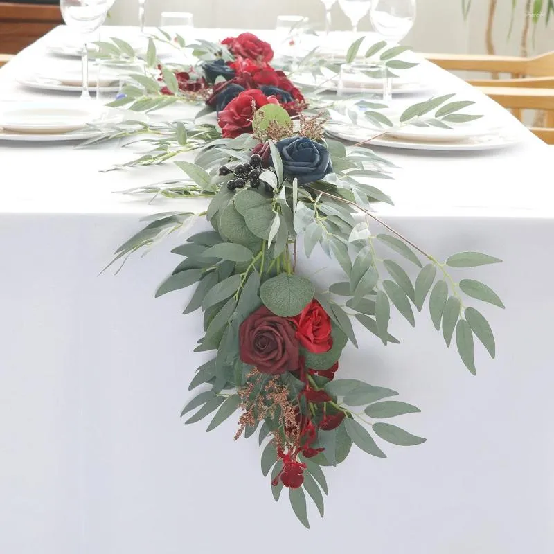 Dekorativa blommor retro eukalyptus pil lämnar vinstockar konstgjorda rose girland bröllop båge bakgrund dörrbanor bord jul hem dekor