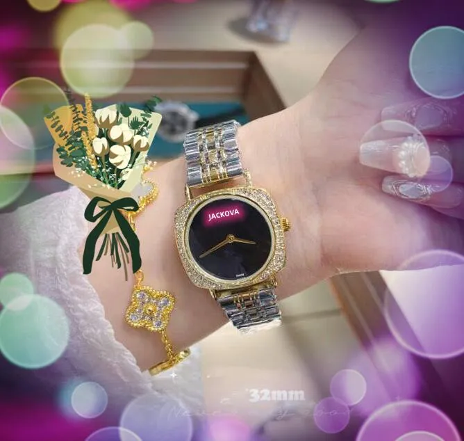 Orologio a forma di ape ghiacciato piccolo quadrante a due pin orologio hip hop pregiato movimento al quarzo in acciaio inossidabile orologio da donna d'affari anello con diamanti cassa in oro rosa argento orologi regali