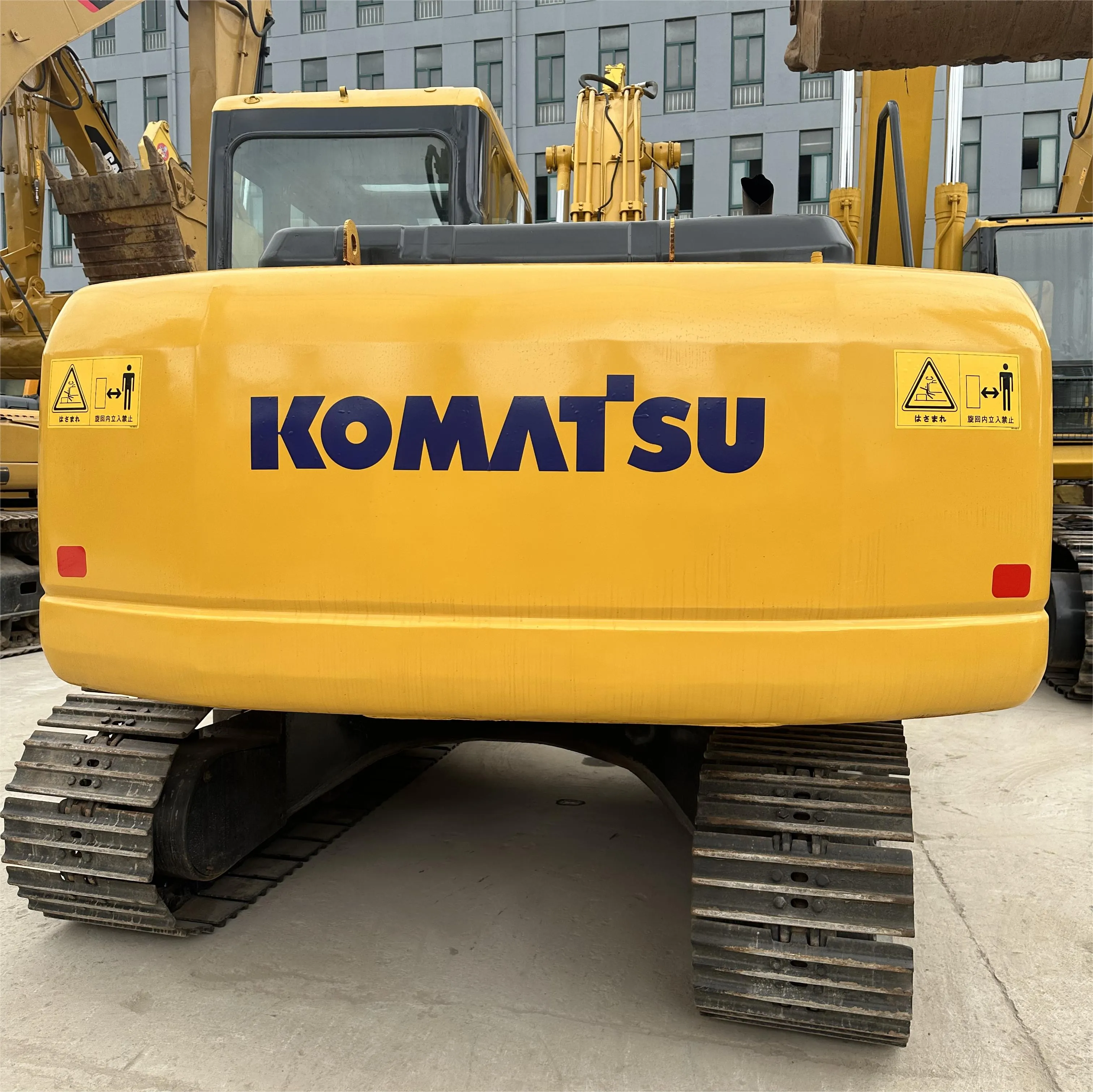 Used Komatsu PC130 excavator at a low price, available PC200-7 PC220 PC210 PC240 PC360 excavator, global direct shipping