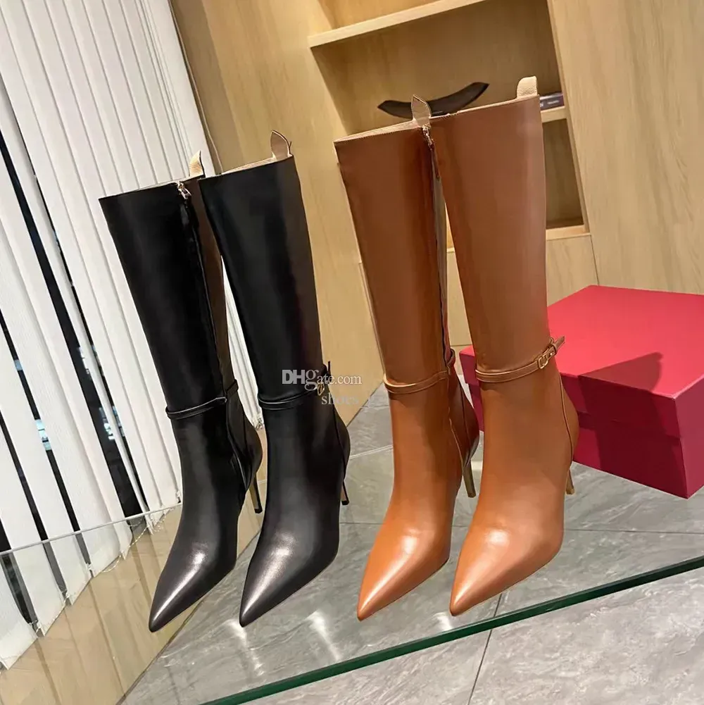 Neue hohe Stiefel mit Stiletto-Absätzen, seitlicher Reißverschluss aus Rindsleder, spitzer Zehenbereich, kniehohe Stiefel mit Schnalle, Luxus-Designer-Schuh für Damen, Leder-Außensohle, Fabrikschuhe, Größen 35–42