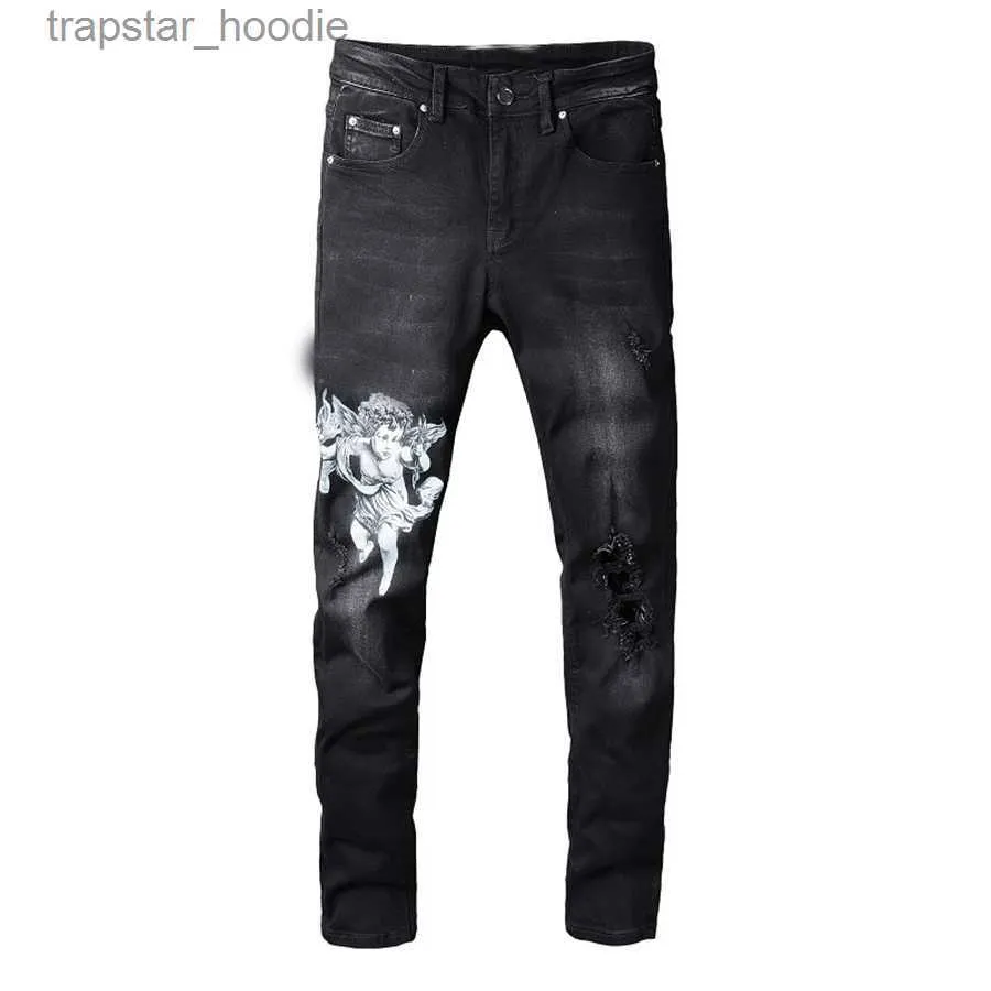 Męskie dżinsy 22ss dżinsy Mężczyźni Slim Fit Angel Printed Hole Black Men's Denim Spodnie Jean Hip Hop Spodni Wielki rozmiar 28-40 L230918