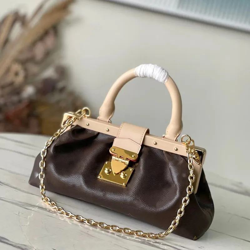 Luxur Designer Bag Brand Metal Chain Cloud Bag Mini One Shoulder Handbag Fashion Bag med presentförpackning