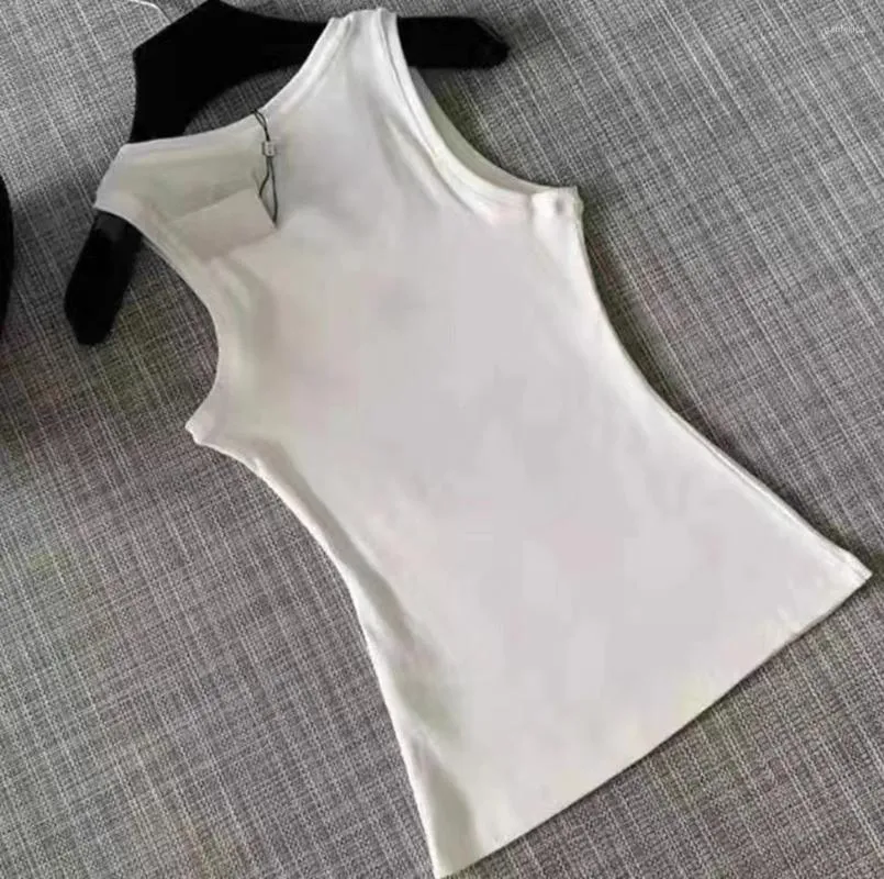 Tanks féminins 2023 Été Loe Yang Mi Même tobsager en coton pur brodé avec un t-shirt à suspension sans manches