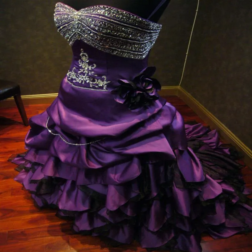 Purple Wedding Dress Gothic Tiered Skirts Court Train Mermaid Gown Colorful Wedding Dresses273N