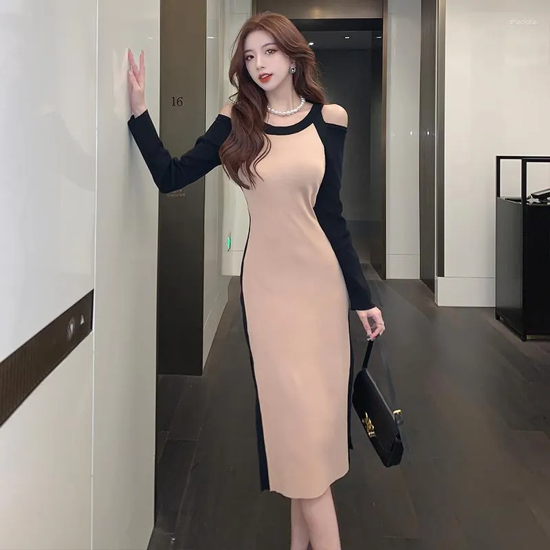 Casual Kleider YUQI Elegante Kaffee Langarm Seite Schlitz Sexy Kleid Für Frauen Club Party Kontrast Dünne Mode Herbst 2023 bodycon