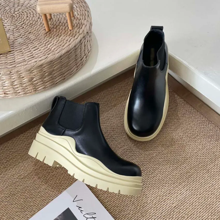 Tasarımcı Botlar Orta Botlar Kalın Sole En Son Kadın Botları Deri Kristal Açık Martin Ayak Bileği Moda kaymaz kalın taban botları Chelsea Boots 1117