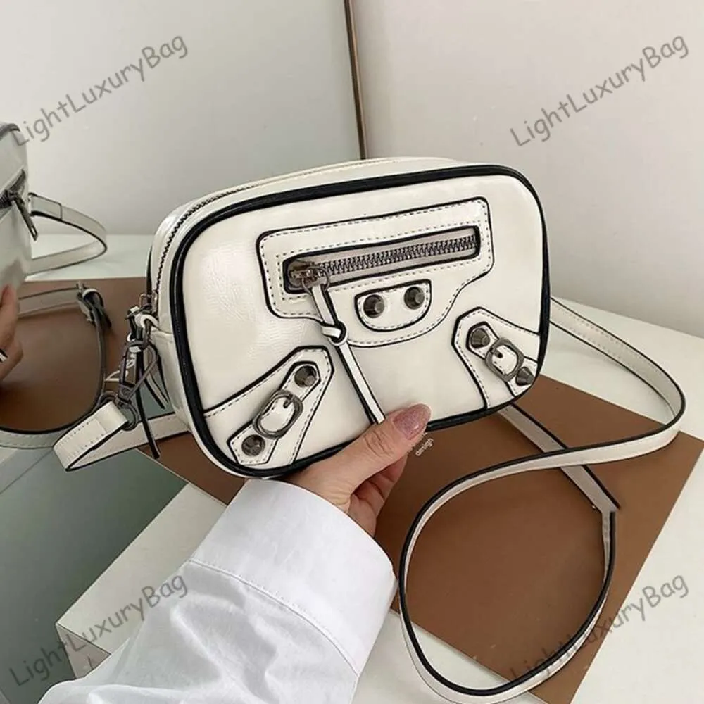 Designer Bags White Buckle Swift Calf Skin Pig Nose Bag 7A Roulis Handbag High Quality Handbags Cool Shoulder Bags CrossBody Bag Slim Wallet 230918