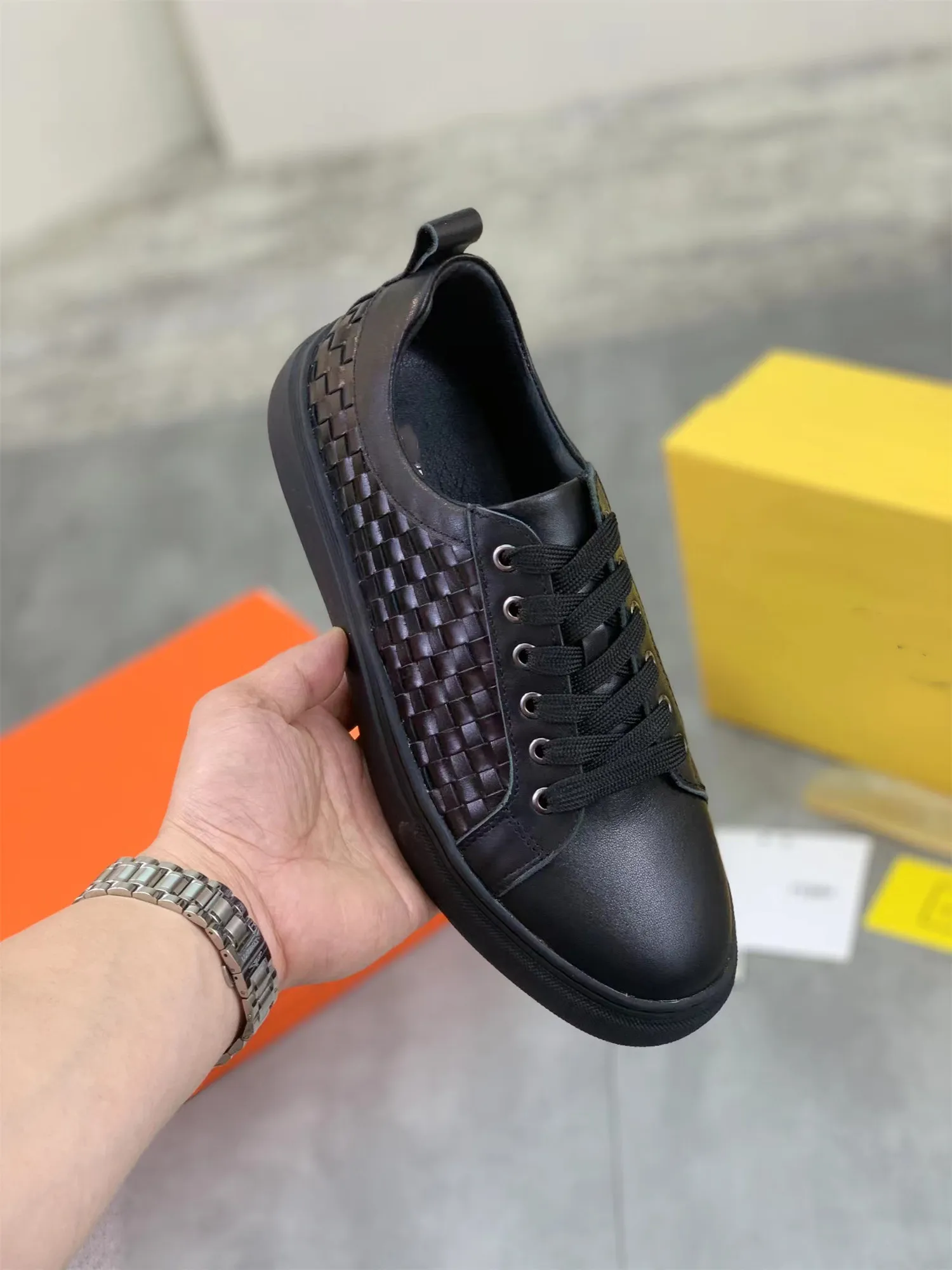 24SS Sports- desig Men FLOW Sneakers Shoes Comfort Casual Men's Sports Rubber Woven leather Skateboard Runner Sole Tech Fabrics Trainer Box