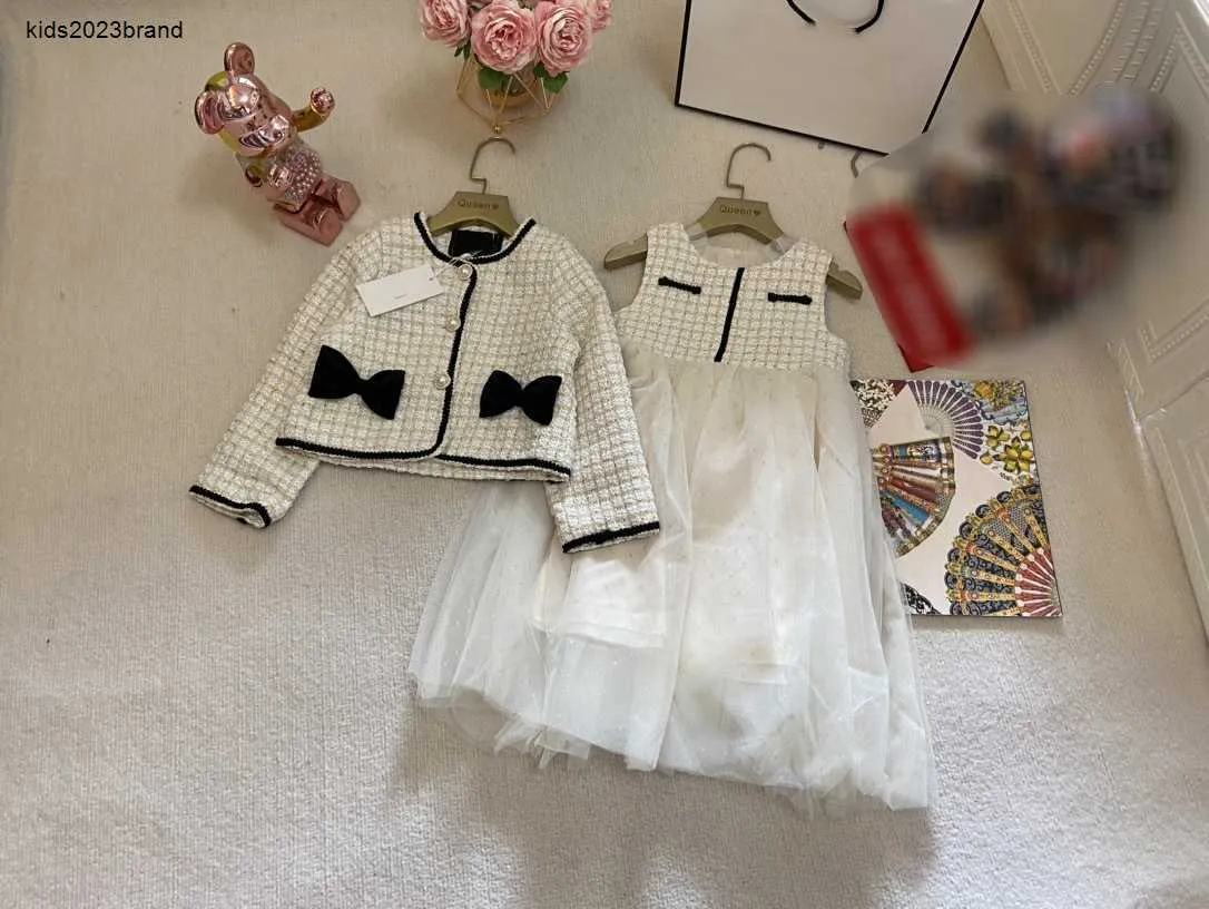 Fashion Autumn Suit for Girls Baby Dresses Set storlek 110-160 cm Butterfly Pearl Empelled Long Sleeved Jacket and Vest Lace Dress Sep10